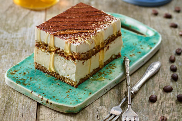 THE NEW FAVORITE FOR SPECIAL OCCASIONS: HONEY TIRAMISU